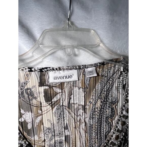 Avenue Animal Print Boho Blouse | Size 26/28 | Flowing Plus Size Statement Top - Picture 4 of 8